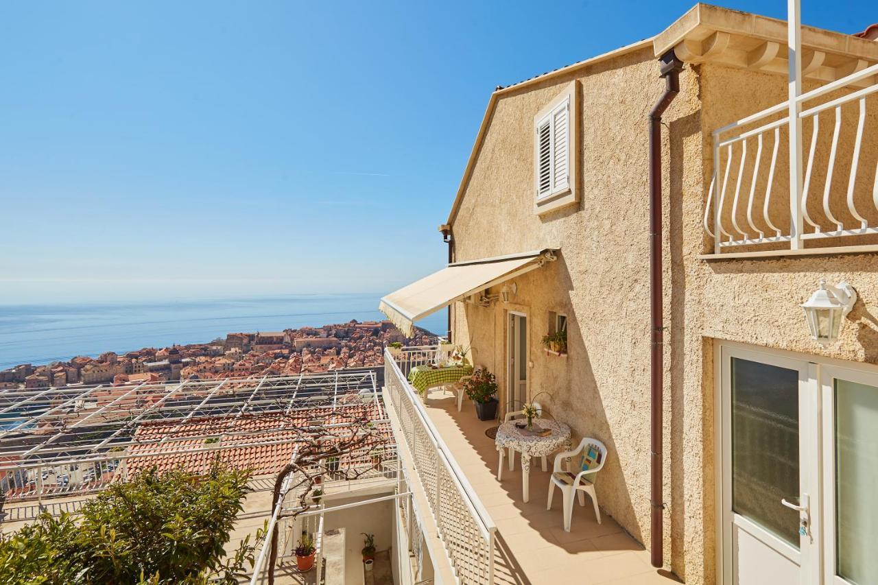 Doppelzimmer mit Balkon und Meerblick