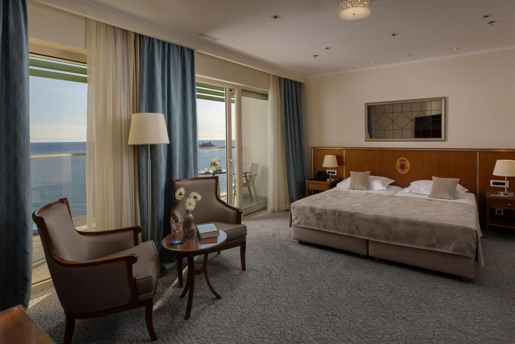 Double or Twin Room Balcony Sea View