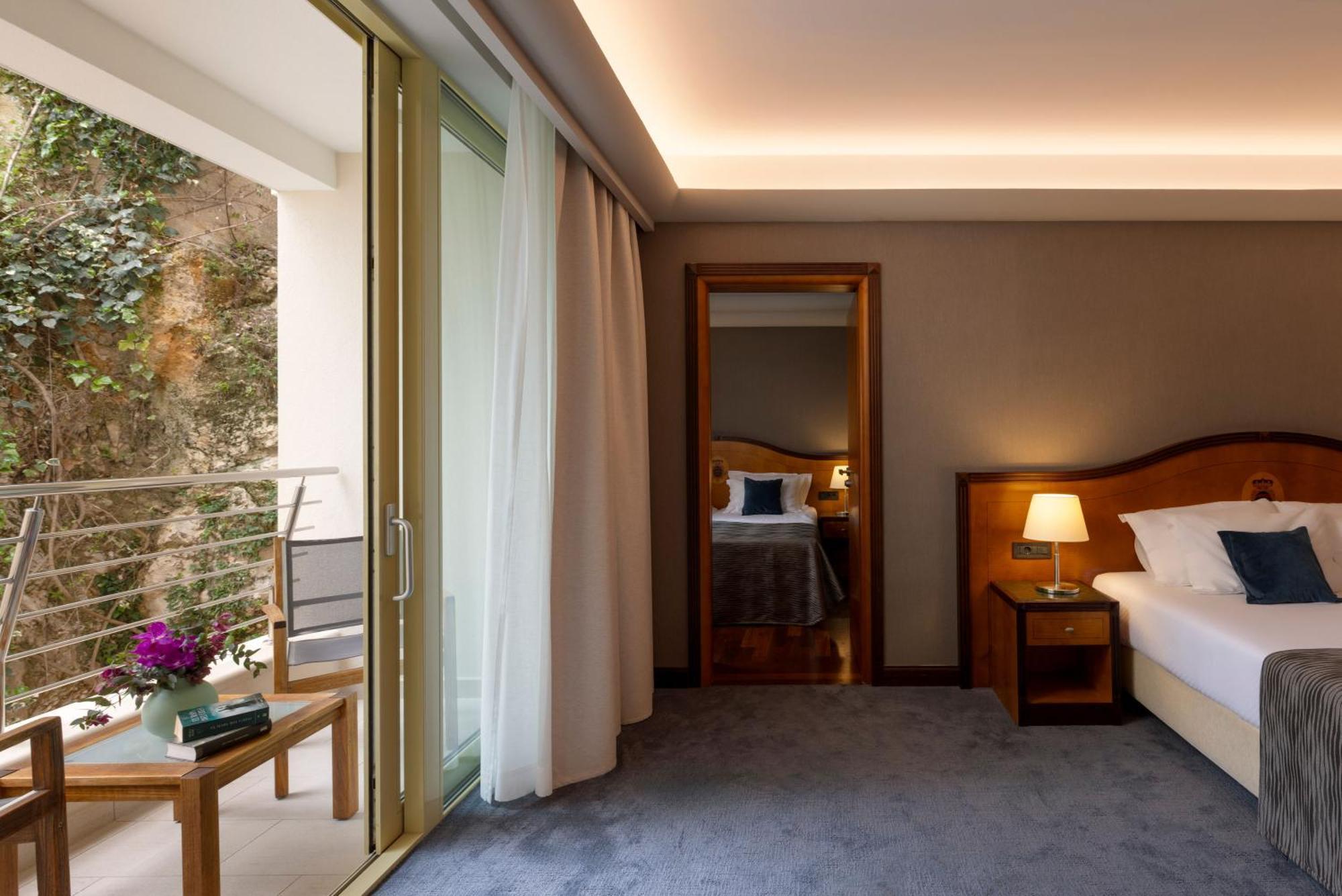 Classic Interconnecting Rooms Balcony