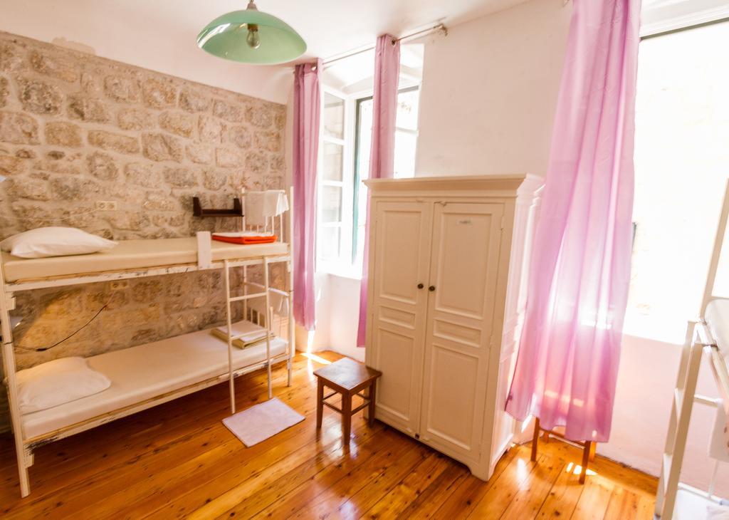 Bunk Bed in Mixed Dormitory Room
