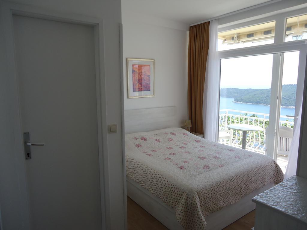 Doppelzimmer mit Balkon und Meerblick