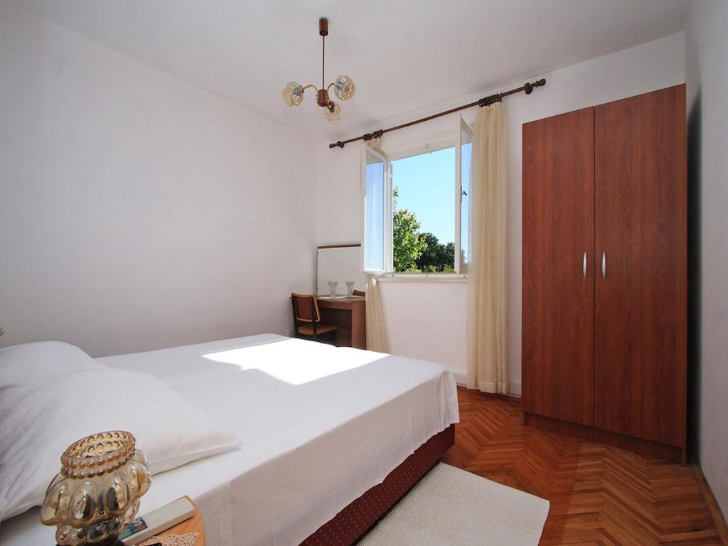 Standard Doppelzimmer mit eigenem Bad außerhalb des Zimmers