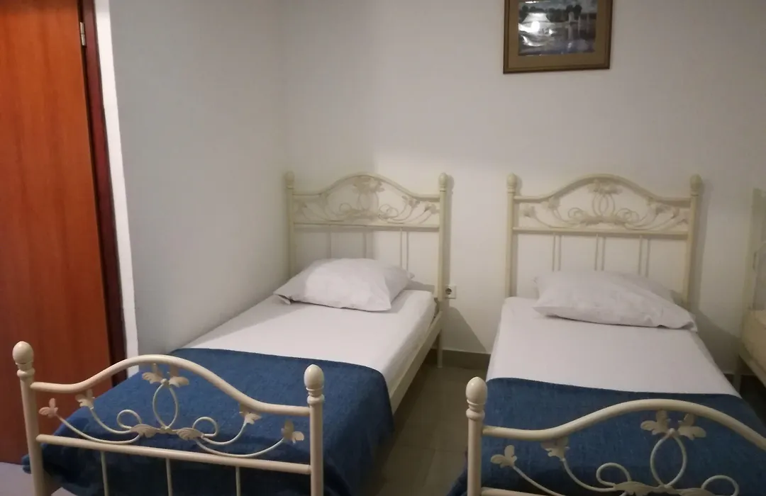 Rooms Villa Garden-1