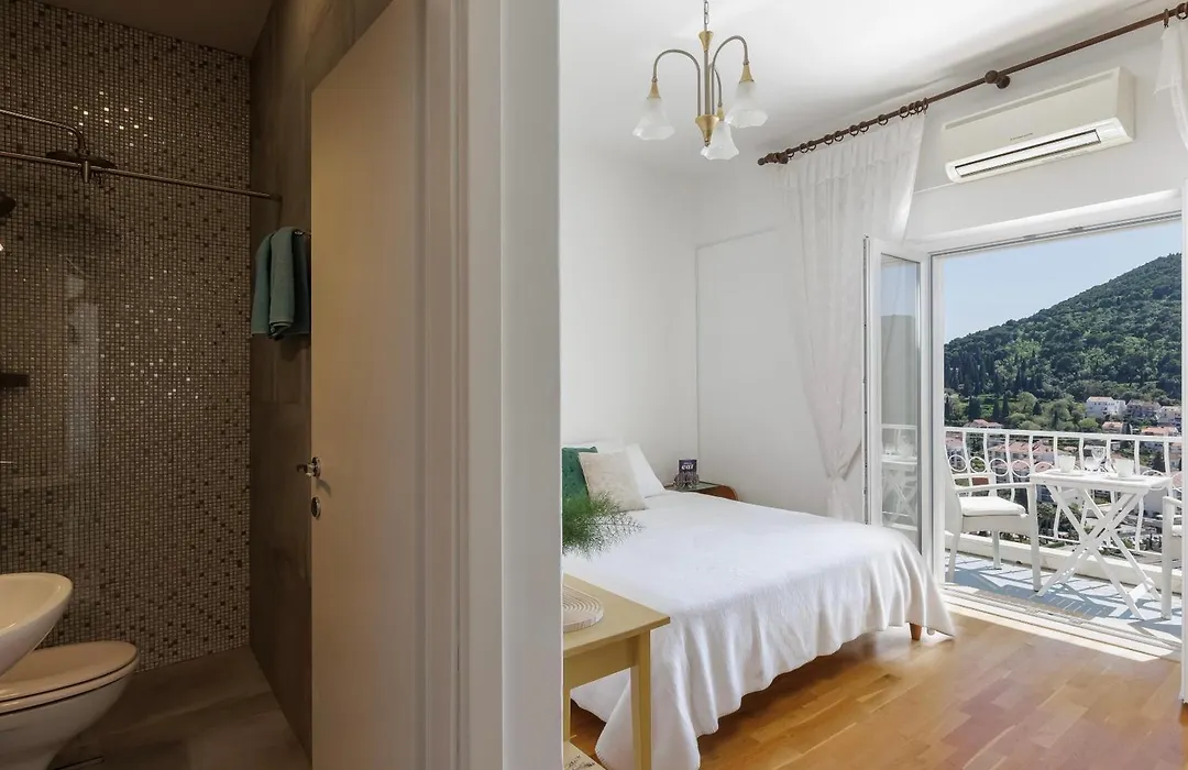 Villa Misita Elegant Seaview Rooms-1