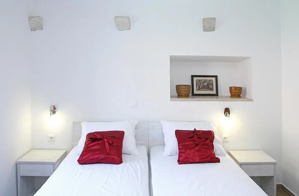 Hortenzia House-1