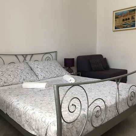 Guesthouse Villa Klaic-3