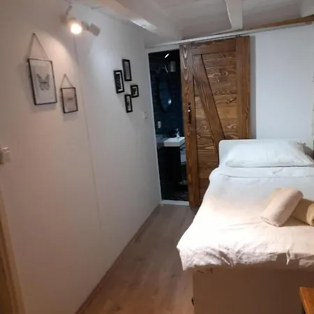 Private Accomodation Linda-2