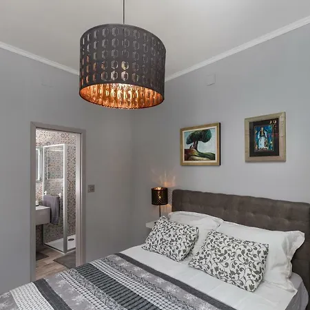 City Center Rooms-3
